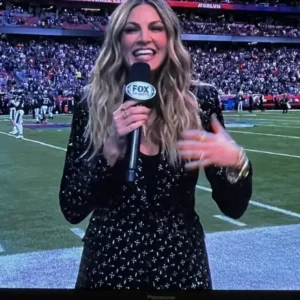 Erin Andrews Suit Outfit