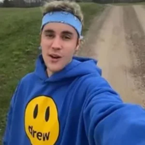 justin-bieber-blue-hoodie-style-3