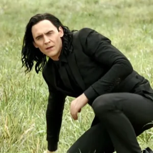 loki-black-suit-Left