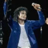 Concert Bad World Tour Michael Jackson’s Blue Jacket