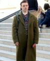 Max-Wolf-Gossip-Girl-S02-Thomas-Doherty-Green-Trench-Coat