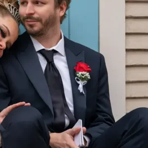 Life and Beth S02 John Black Coat On Sale