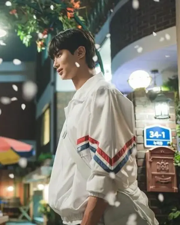 Ryoo Seon-jae Lovely Runner Pullover White Jacket