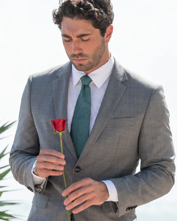 The Bachelor S28 Finale Joey Graziadei’s Grey Suit