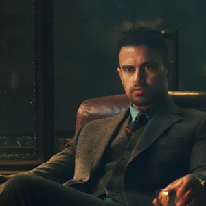 The Gentlemen 2024 Theo James Brown Blazer