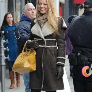 Cameron Diaz the Holiday Trench Coat