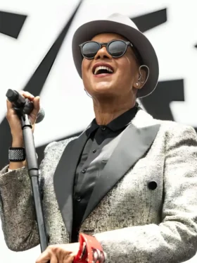 Noches Del Botanico Music Festival Pauline Silver Blazer