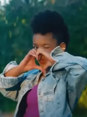 Vivian Fitting In Crop Trucker Denim Jacket