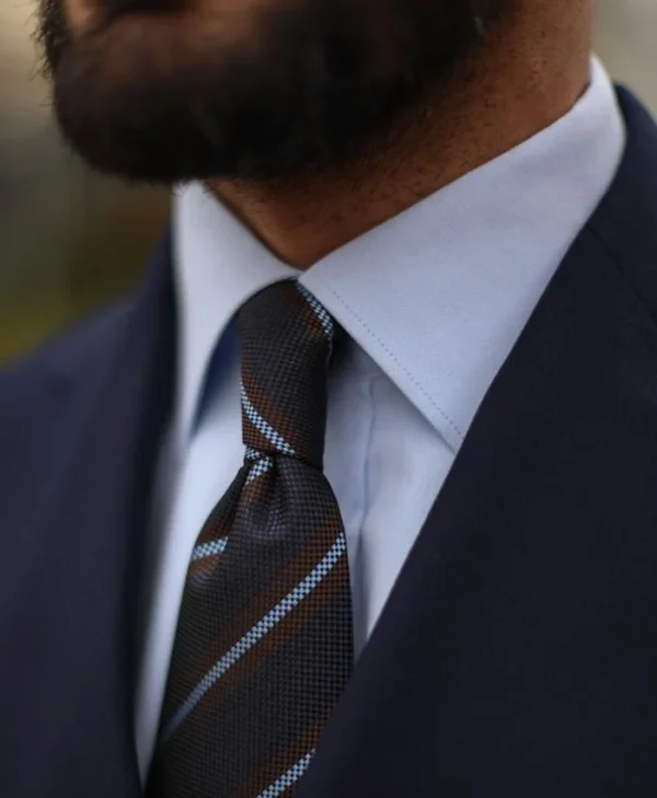 Dark Blue Mens Peak Lapel Two Piece Suit Collar