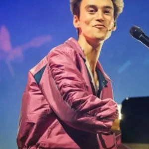 Jacob Collier Oslo Concert Pink Jacket Standing