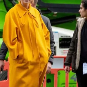 Jodie Comer Killing Eve Yellow Coat