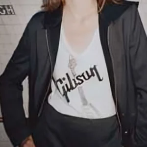 Master Crimes S02 Mia Delaunnay Gibson Print Shirt