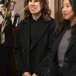 Laid Zosia Mamet Black Peacoat