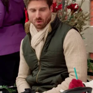 Marcus Rosner Coupled Up for Christmas Green Vest