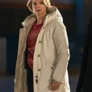 Liz Danvers True Detective S04 White Puffer Jacket