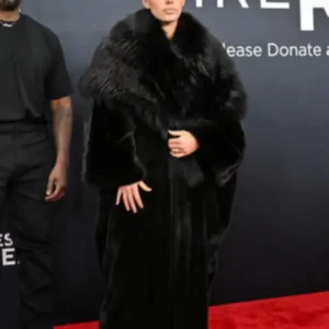 Bianca Censori Grammy Fur Robe