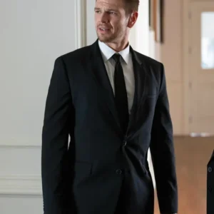 Paradise S01 Jon Beavers Black Suit