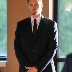 Paradise S01 Jon Beavers Black Suit Front