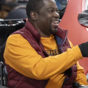 Shifting Gears S01 Daryl Mitchell Maroon Vest Side