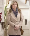 Shifting Gears S01 Nancy Travis Beige Coat