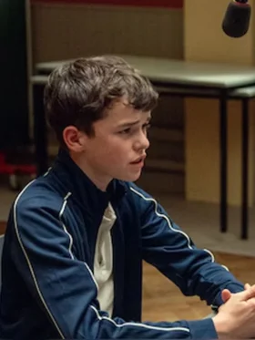 Adolescence S01 Owen Cooper Blue Jacket