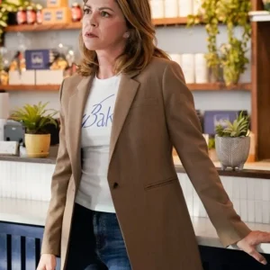 Tracker S02 Amy Pietz Brown Blazer