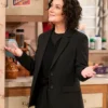 The Conners S07 Sara Gilbert Black Blazer Side