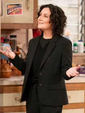 The Conners S07 Sara Gilbert Black Blazer Side