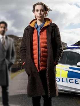 An t-Eilean S01 Sorcha Groundsell Brown Coat