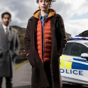 An t-Eilean S01 Sorcha Groundsell Brown Coat