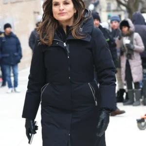 Law and Order SVU S26 Mariska Hargitay Black Coat Side