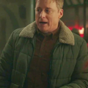 Resident Alien S04 Alan Tudyk Green Jacket Side