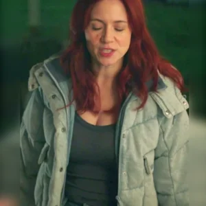 Resident Alien S04 Alice Wetterlund Puffer Jacket Front