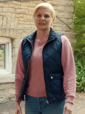 Ginny and Georgia S03 Jennifer Robertson Puffer Vest Side