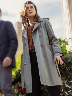 NCIS Tony and Ziva S01 Cote de Pablo Coat Side
