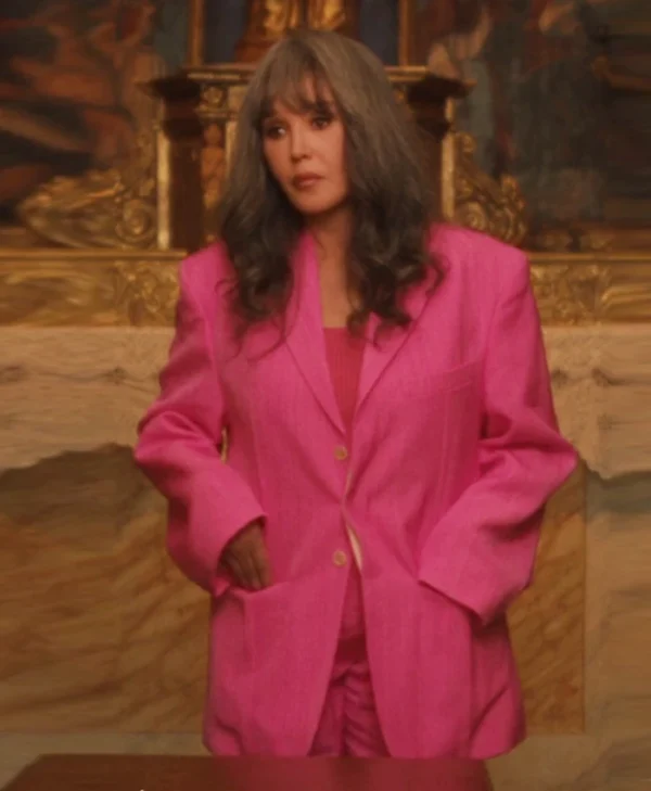 Under a Dark Sun S01 Isabelle Adjani Pink Oversized Blazer