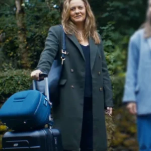 Irish Blood S01 Alicia Silverstone Trench Coat Side