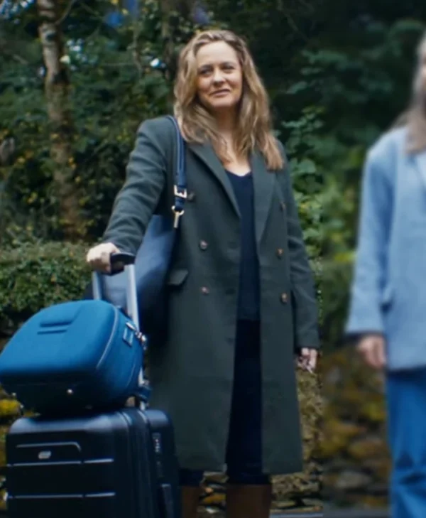 Irish Blood S01 Alicia Silverstone Trench Coat Side