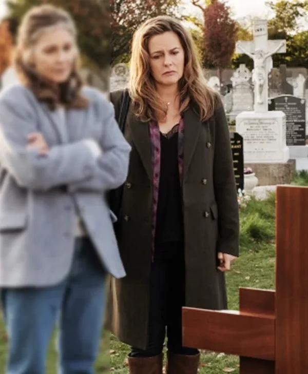 Irish Blood S01 Alicia Silverstone Trench Coat
