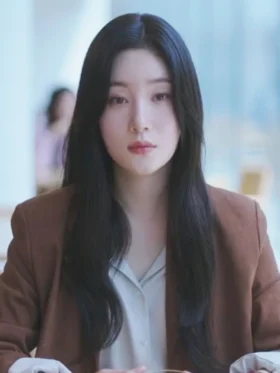 Beyond the Bar S01 Jung Chae-yeon Brown Blazer Side