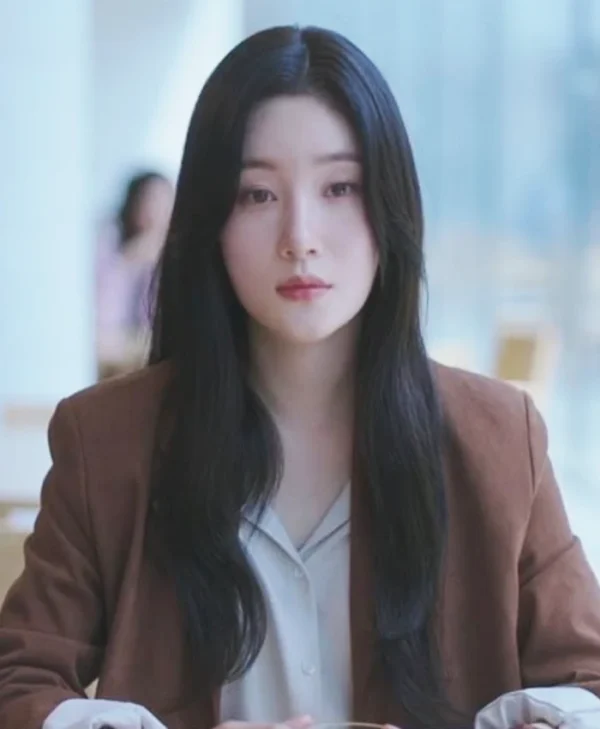Beyond the Bar S01 Jung Chae-yeon Brown Blazer Side