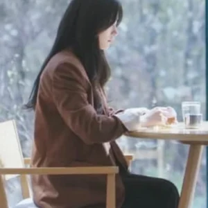 Beyond the Bar S01 Jung Chae-yeon Brown Blazer Front