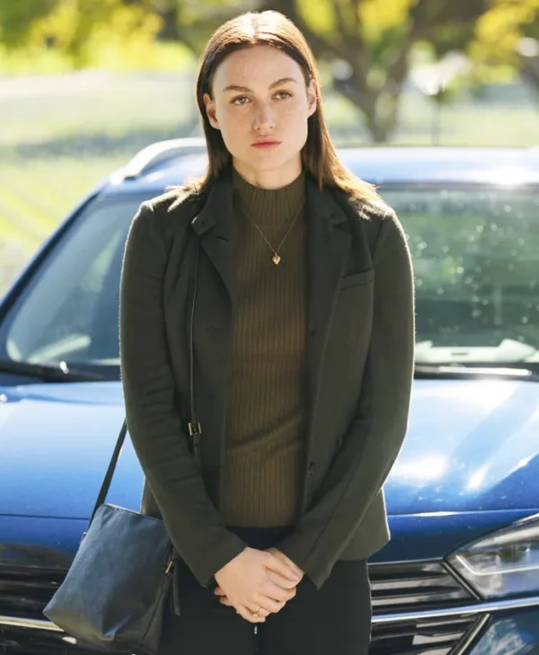 Bosch Legacy S03 Madison Lintz Green Blazer Side