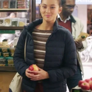 The Summer I Turned Pretty S03 Lola Tung Puffer Jacket Side