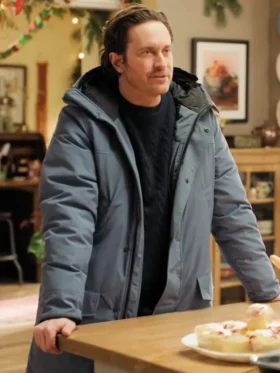 A Merry Little Ex-Mas Oliver Hudson Hooded Jacket Side