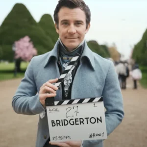 Bridgerton S04 Luke Thompson Blue Coat