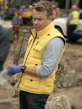NCIS Sydney S02 Todd Lasance Yellow Vest Front