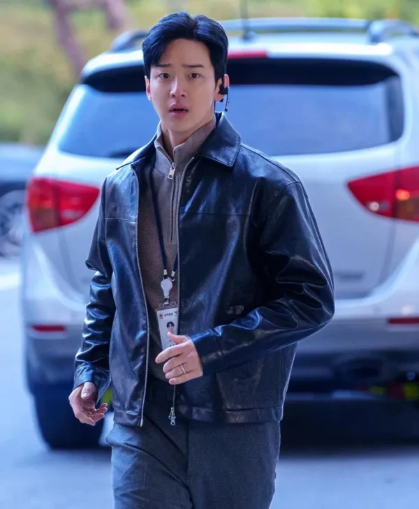 Queen Mantis S01 Jang Dong-yoon Black Leather Jacket Side