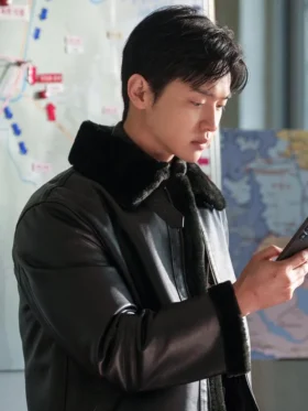 Queen Mantis S01 Jang Dong-yoon Shearling Leather Jacket Side