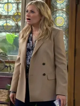 The Neighborhood S08 Beth Behrs Blazer
